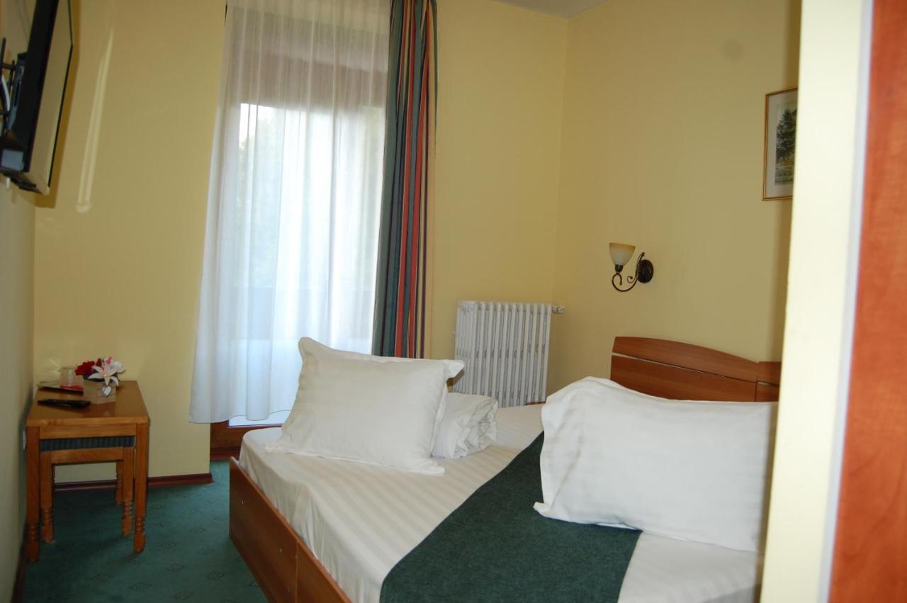 Hotel Bucegi Portile Regatului Пырыул-Рече Экстерьер фото