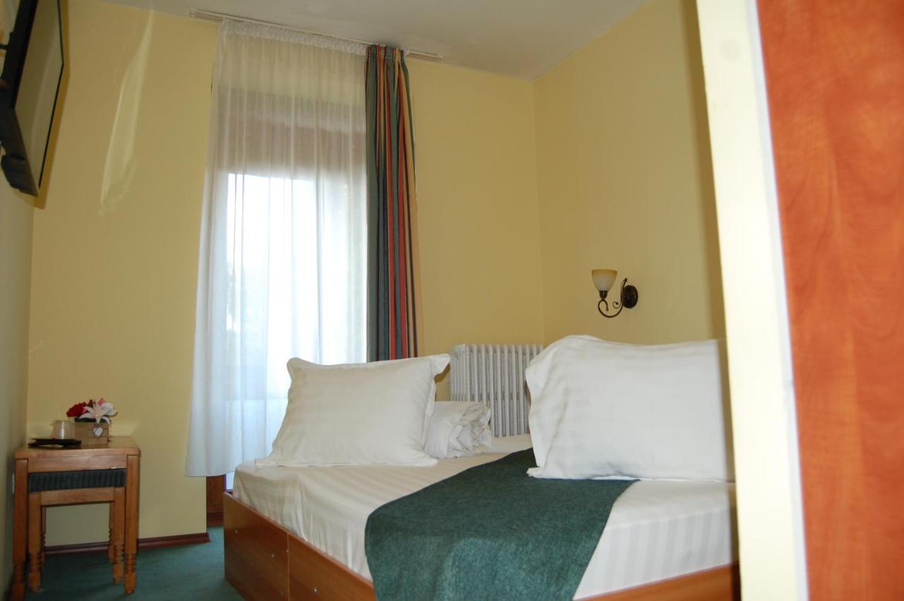 Hotel Bucegi Portile Regatului Пырыул-Рече Экстерьер фото